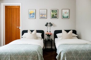 4 Schlafzimmer, Bügeleisen/Bügelbrett, kostenloses WLAN, Bettwäsche