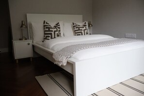 4 Schlafzimmer, Bügeleisen/Bügelbrett, kostenloses WLAN, Bettwäsche