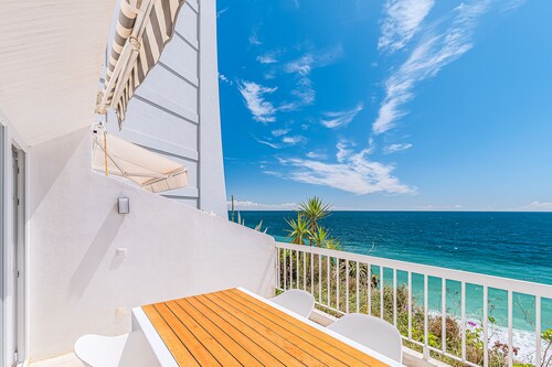 Apartment 'Oásis' with Sea View, Wi-Fi and Air Conditioning