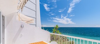 Apartment 'Oásis' with Sea View, Wi-Fi and Air Conditioning