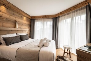 5 habitaciones, tabla de planchar con plancha, wifi y ropa de cama 