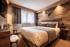 5 bedrooms, iron/ironing board, WiFi, bed sheets