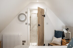 3 quartos, ferros/tábuas de passar roupa, Wi-Fi de cortesia