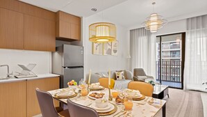 Dining - Earthy Elegant 1 BR in Surf 2-Creek Beach Access (Dubai)