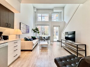 TV - Space Needle, Climate Pledge Arena, Downtown! (Seattle)