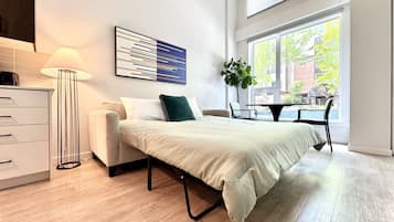 1 bedroom, desk, WiFi, bed sheets