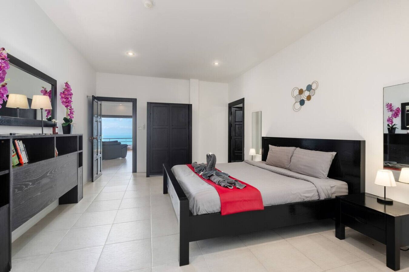 2 bedrooms, iron/ironing board, travel cot, free WiFi