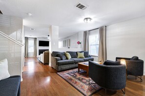 Smart TV, mesa de ping pong