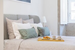1 habitación, tabla de planchar con plancha, wifi gratis y ropa de cama