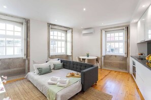 Interior - Modern & Trendy Flat by HostWise (Porto)