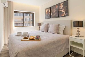 3 slaapkamers, een strijkplank/strijkijzer, reisbedje, gratis wifi
