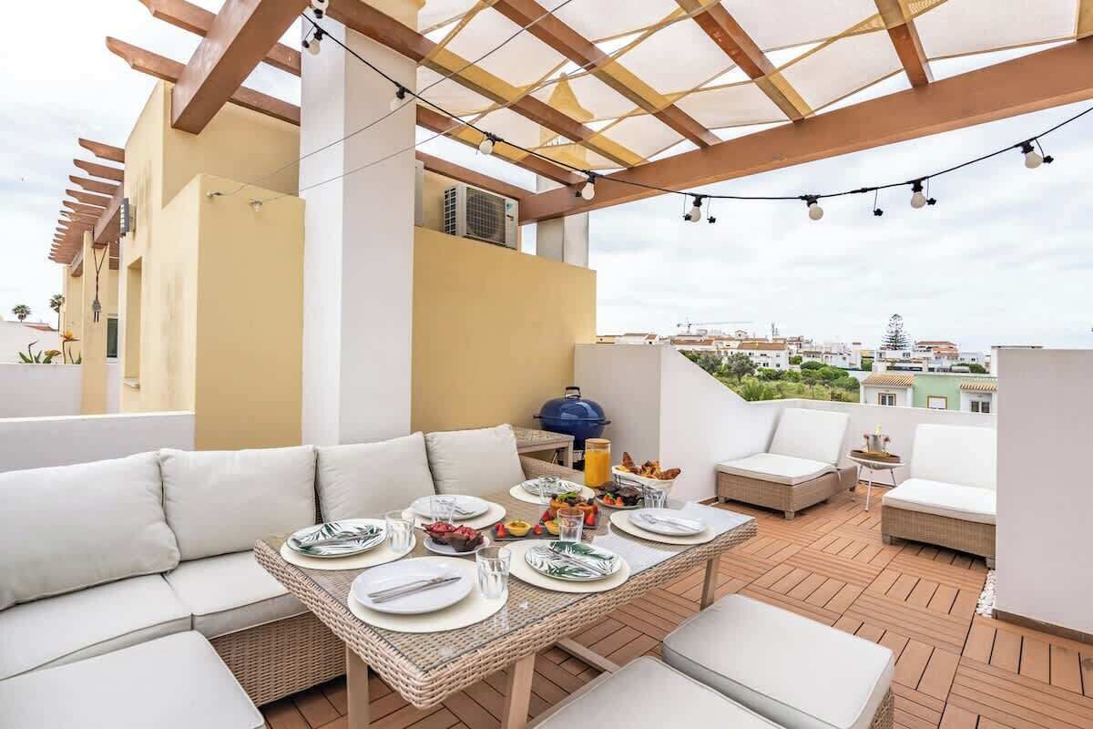 屋外ダイニングエリア