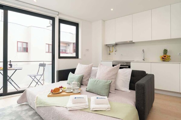 1 habitación, tabla de planchar con plancha, wifi gratis y ropa de cama 