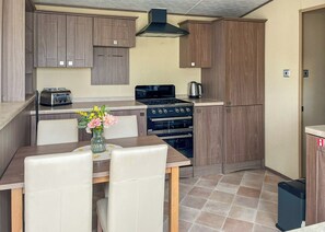 Fridge, oven, stovetop, toaster