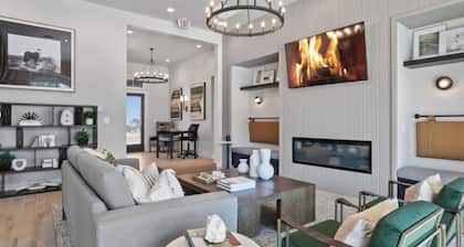 Landing | Incredible 2BD, Pool, Clubhouse