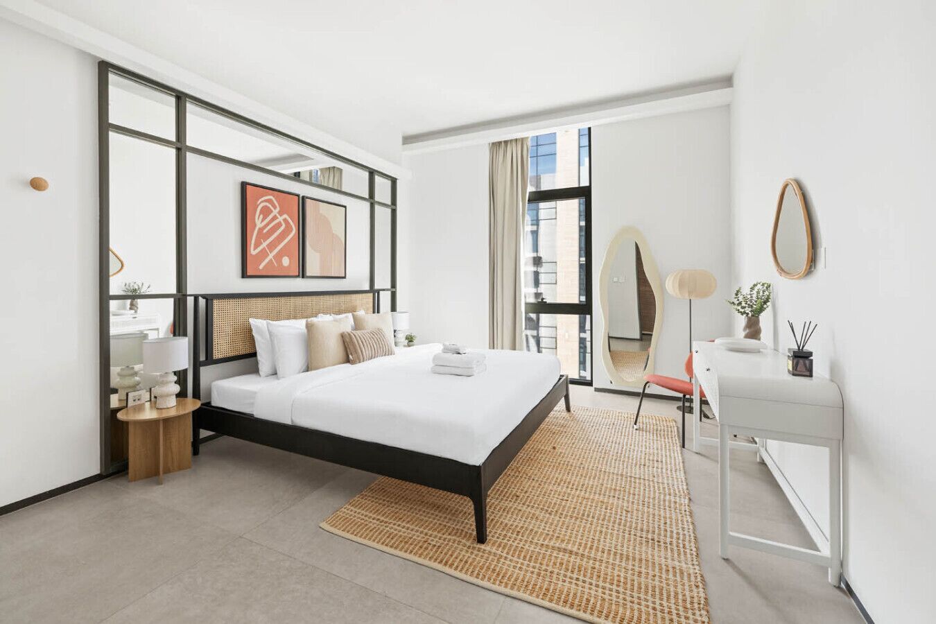 1 soverom, skrivebord, strykejern/-brett og wi-fi (inkludert)