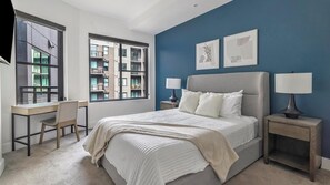 2 slaapkamers, een bureau, een strijkplank/strijkijzer, wifi