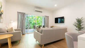 Una Smart TV, libros