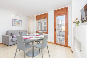 Dining - Apartment in Roses near Nova Beach (Rosas / Roses)