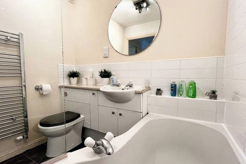 Serviettes fournies, savon, papier toilette