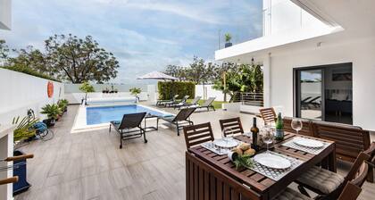 Sun & Serenity, Your Dream Villa