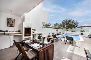 Outdoor dining - Sun & Serenity, Your Dream Villa (Santa Luzia)