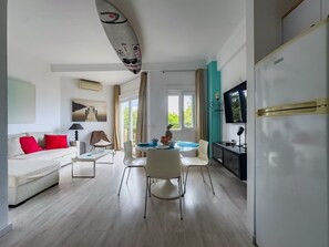 Living area - Skol 323 – Delightful apartment with double terrace, sea and park view. (Marbella)