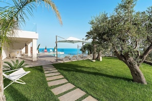 Terrace/patio - Villa in Taormina with 6 bedrooms sleeps 12 (Taormina)