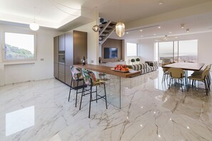 Interior - Villa in Taormina with 6 bedrooms sleeps 12 (Taormina)