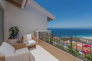Property grounds - Casa La Maraca | 12BR - SPA, Staff & Sushi Bar (Cabo San Lucas)