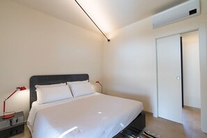 4 bedrooms, iron/ironing board, free WiFi