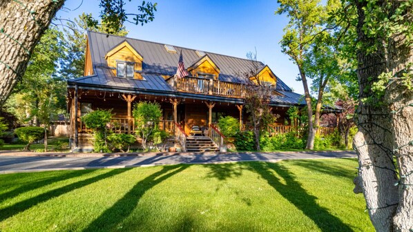 Exterior - Tehachapi Mountain Lite (Tehachapi)