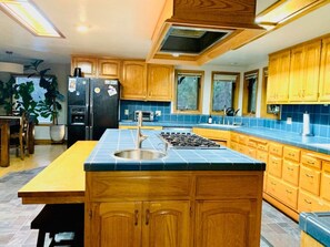Private kitchen - Tehachapi Mountain Lite (Tehachapi)