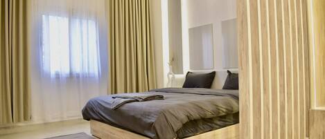 3 quartos, escrivaninha, ferros/tábuas de passar roupa