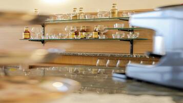 Bar (in der Unterkunft)