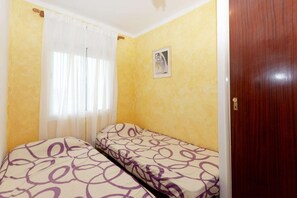 1 chambre, fer et planche à repasser, accès au Wi-Fi (inclus)