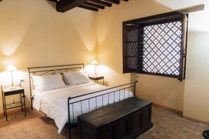 4 chambres, fer et planche à repasser, accès Internet, draps fournis