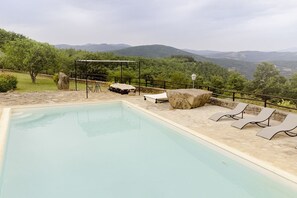 Pool - Casa Raffaello - Four Bedroom Villa, Sleeps 8 (Citta di Castello)