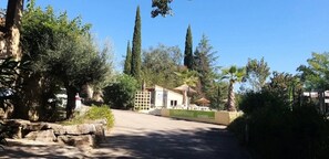 Property grounds - ZEcamping 4* animé pet friendly animé piscine chauffée (Rochegude)