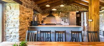 Chalet 'Pasiega El Ojal' with Mountain Views, Private Terrace and Wi-Fi