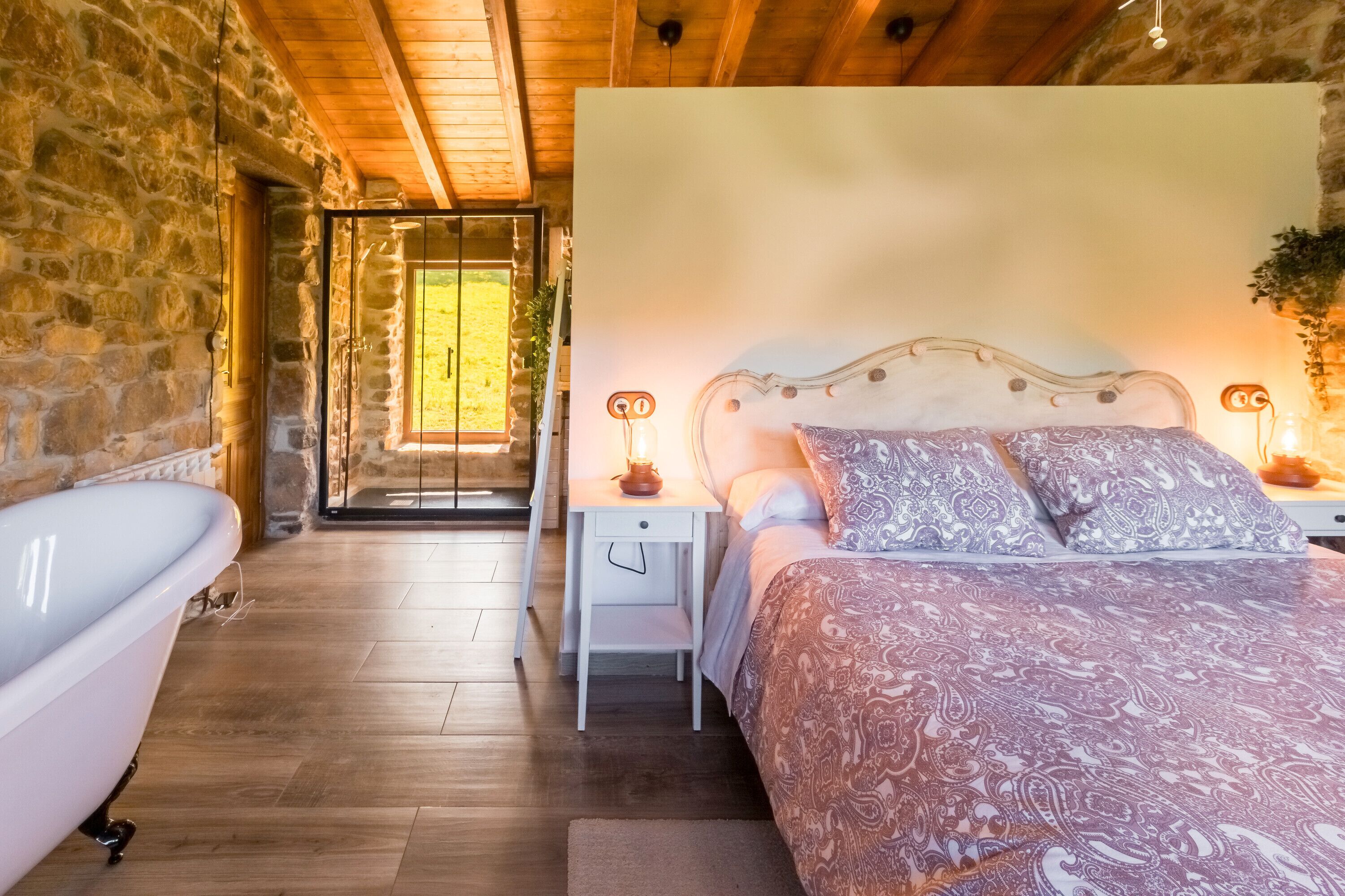 5 chambres, fer et planche à repasser, Wi-Fi gratuit, draps fournis