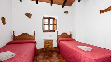 4 bedrooms, free WiFi, bed sheets