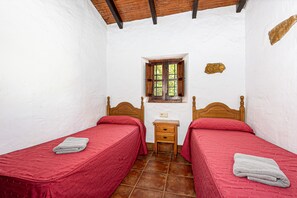 4 bedrooms, free WiFi, bed sheets