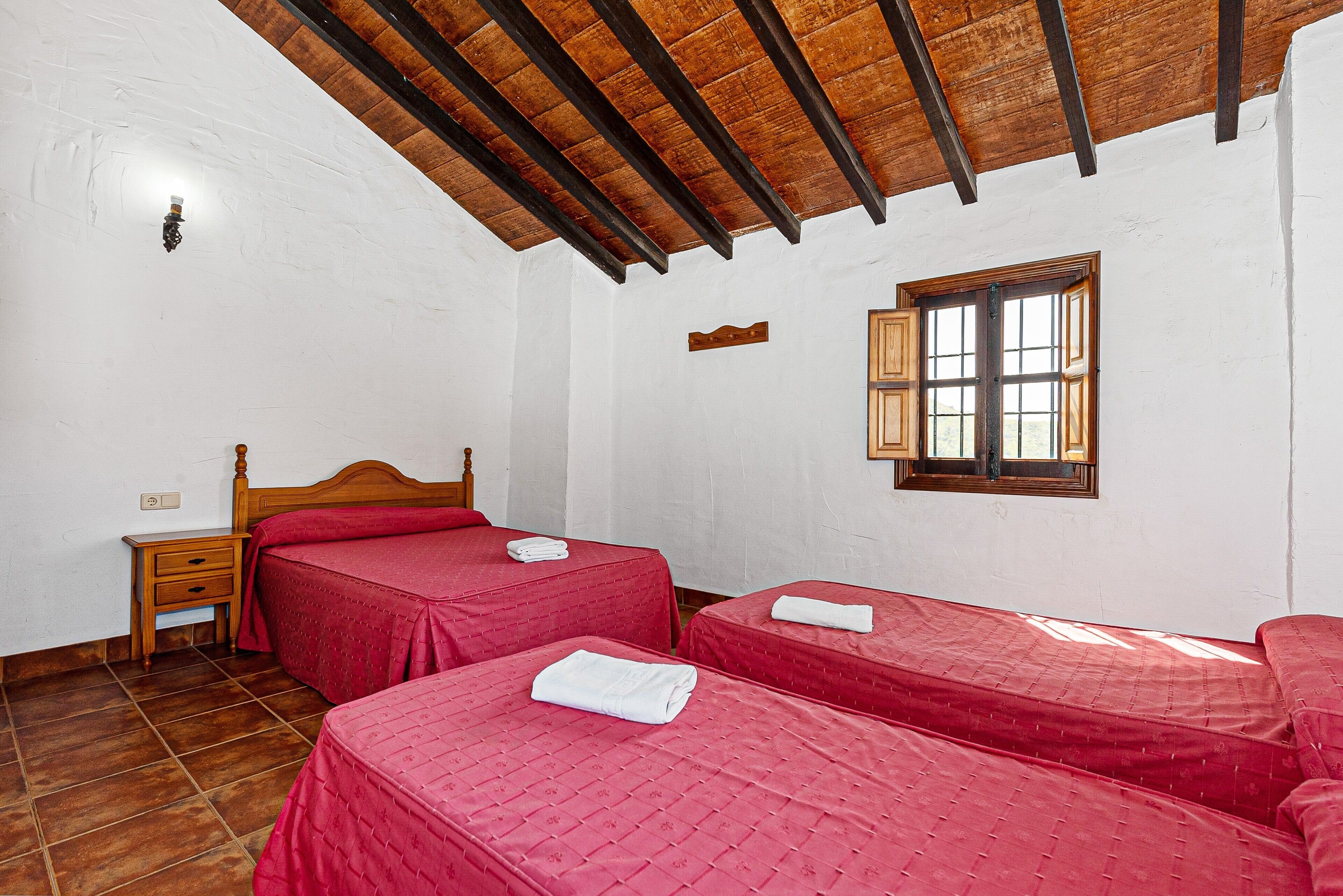 7 bedrooms, free WiFi, bed sheets