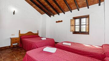 7 bedrooms, free WiFi, bed sheets