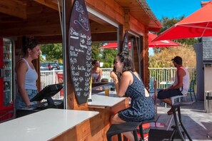 Bar (in der Unterkunft)