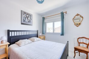 2 bedrooms, iron/ironing board, free WiFi