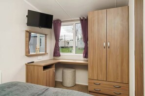 3 Schlafzimmer, Schreibtisch, kostenloses WLAN, Bettwäsche