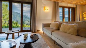 TV connectée, cheminée, chaßne hi-fi