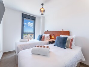 3 habitaciones, tabla de planchar con plancha y wifi gratis 